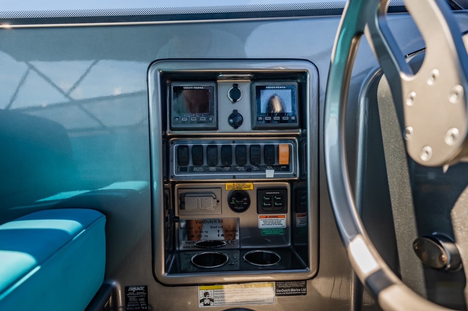 2015 VanDutch 55 - Photo 21