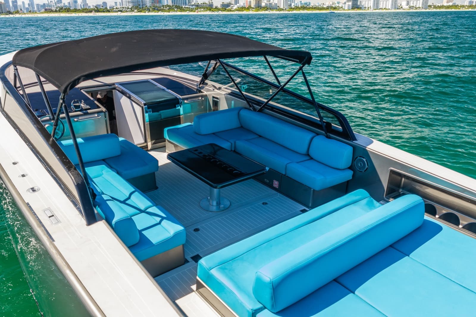 2015 VanDutch 55 - Photo 38