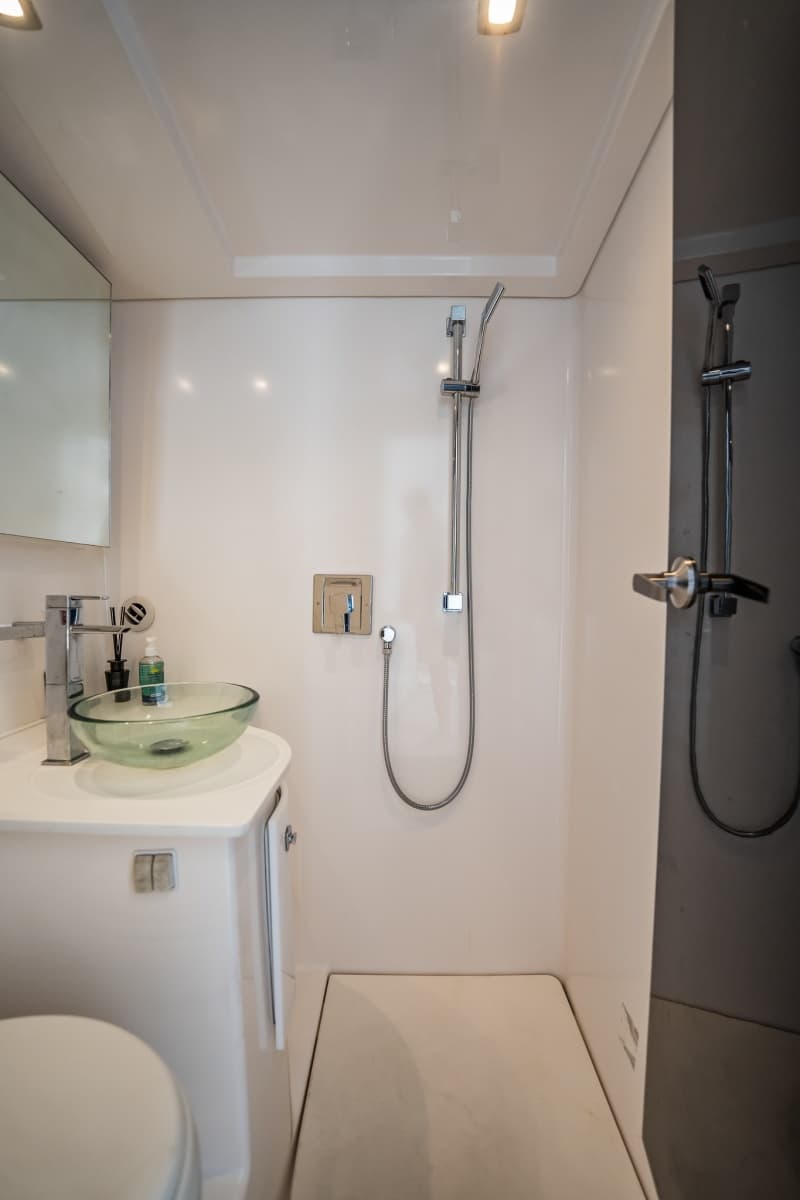 2015 VanDutch 55 - Photo 48