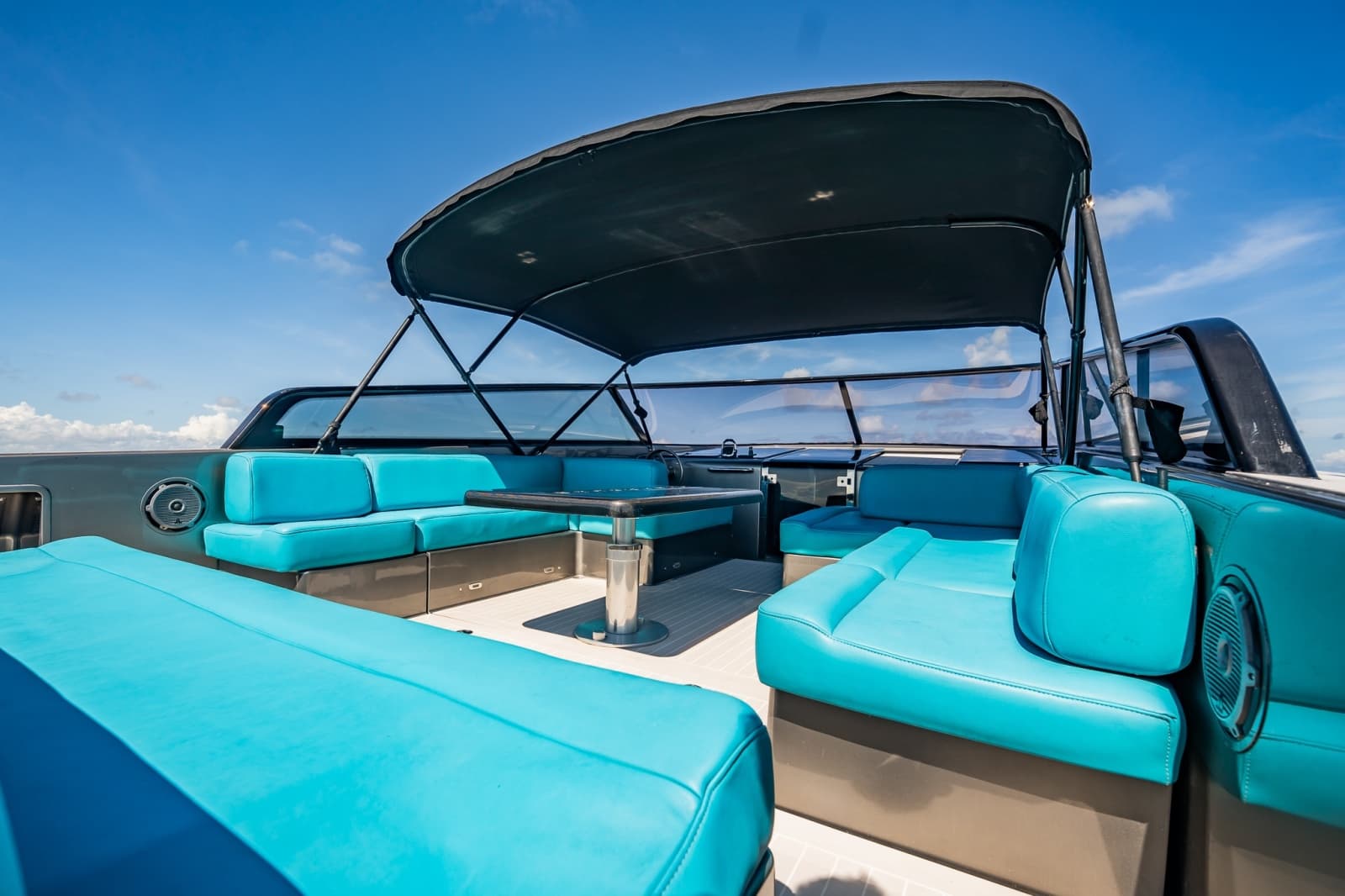 2015 VanDutch 55 - Photo 27