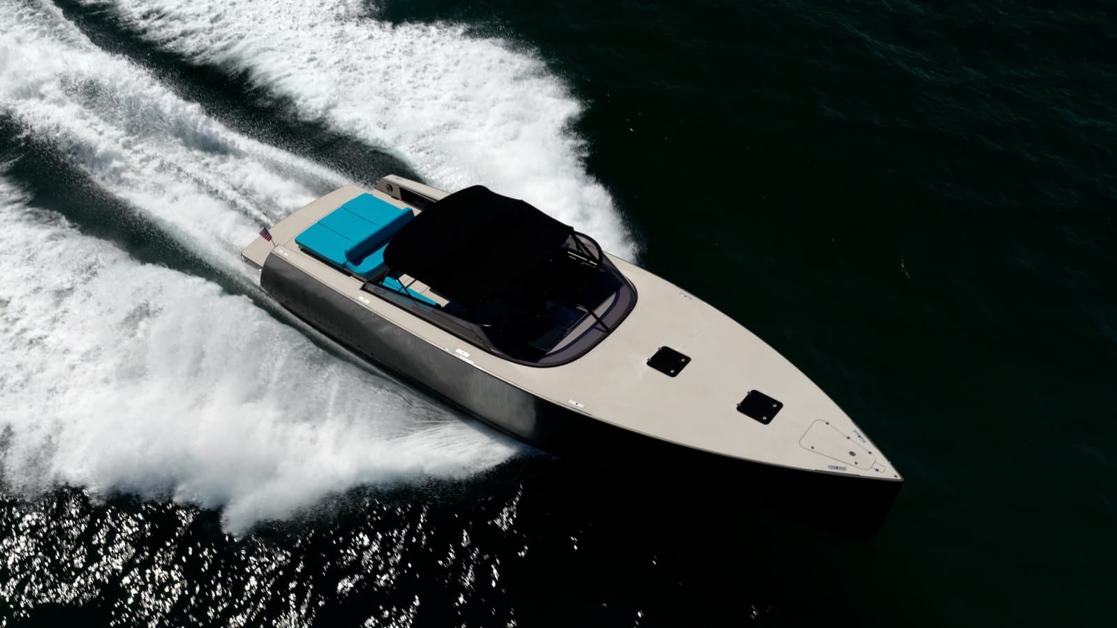 2015 VanDutch 55 - Photo 49
