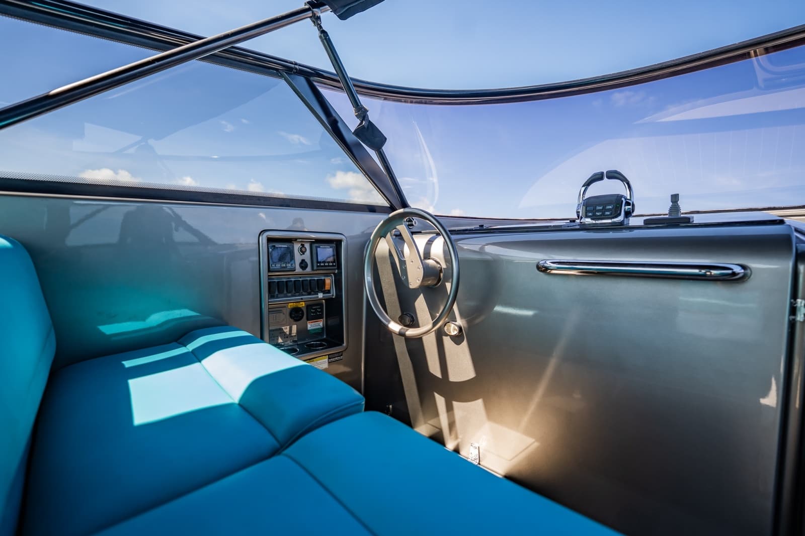 2015 VanDutch 55 - Photo 19