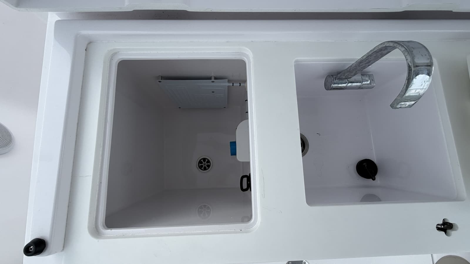 2023 Axopar 28 Cabin w/Wet Bar - Photo 42