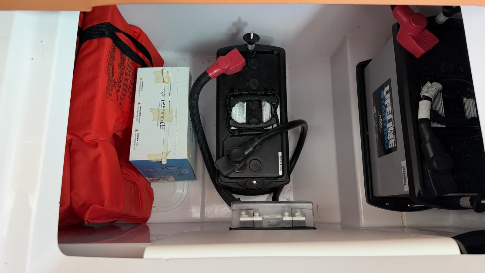 2023 Axopar 28 Cabin w/Wet Bar - Photo 22