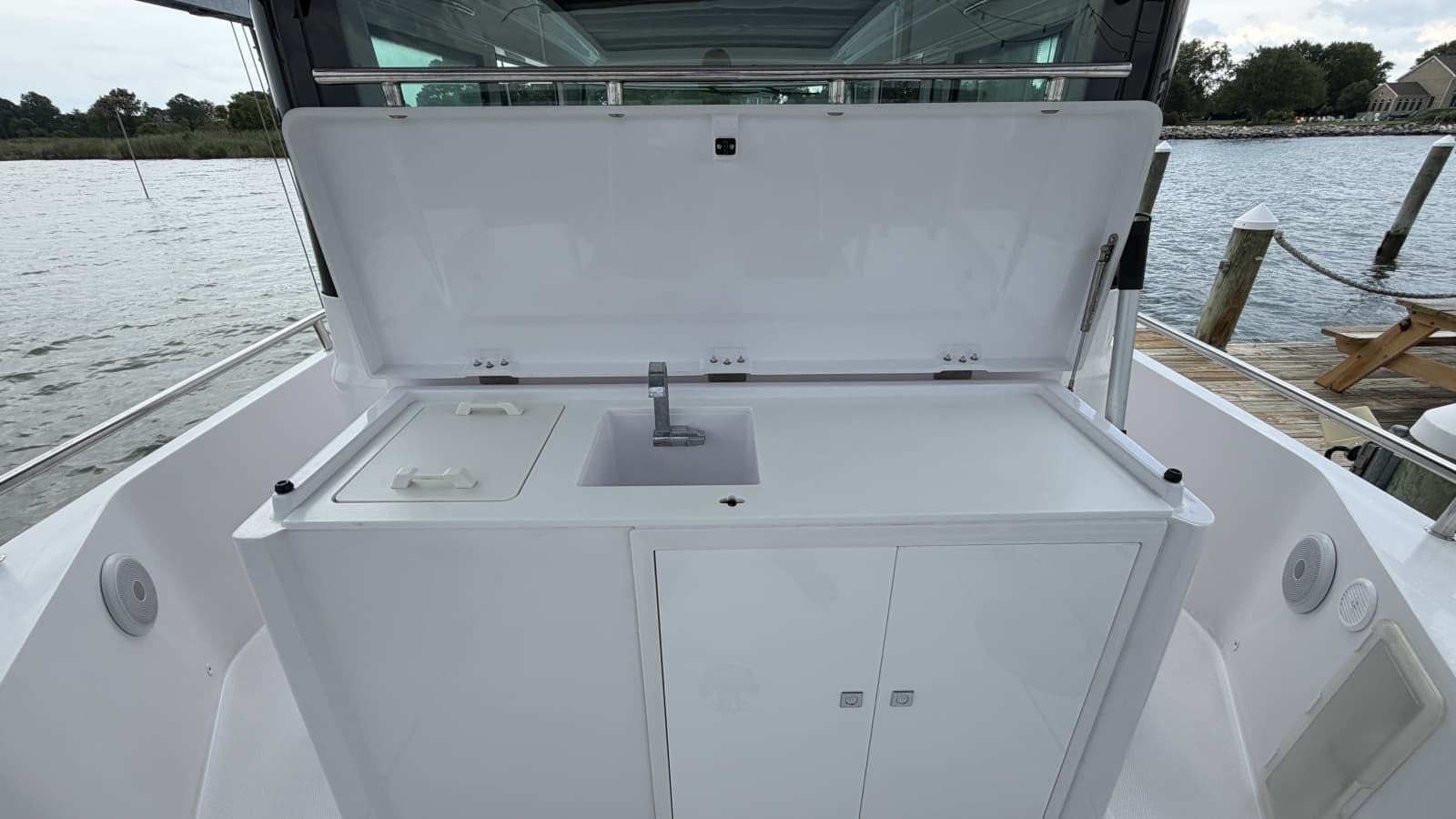 2023 Axopar 28 Cabin w/Wet Bar - Photo 41