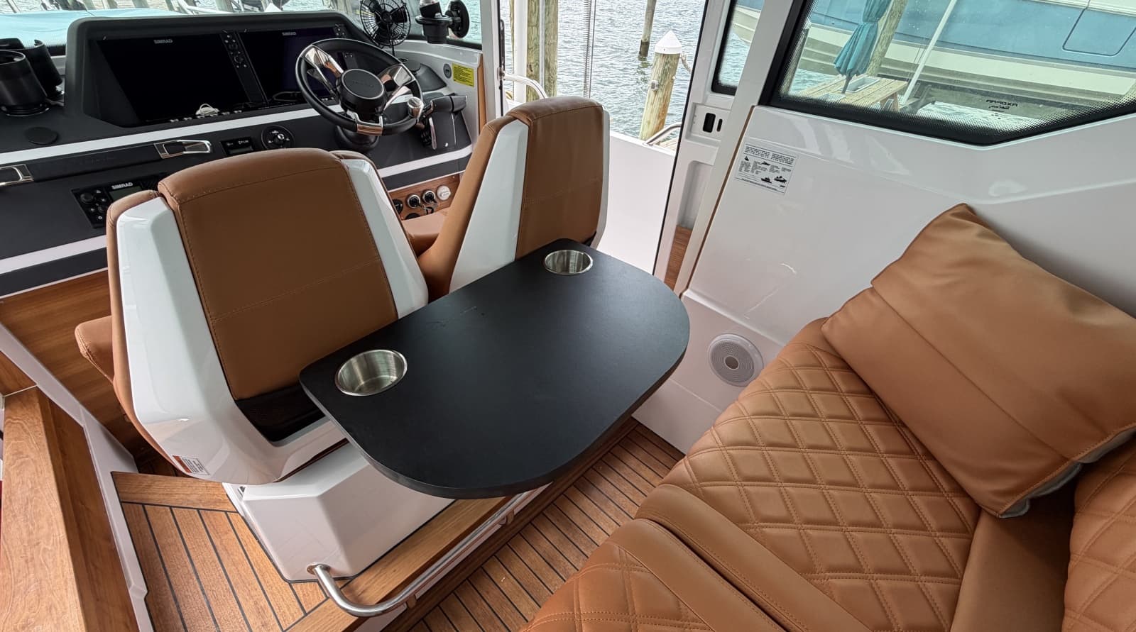 2023 Axopar 28 Cabin w/Wet Bar - Photo 18