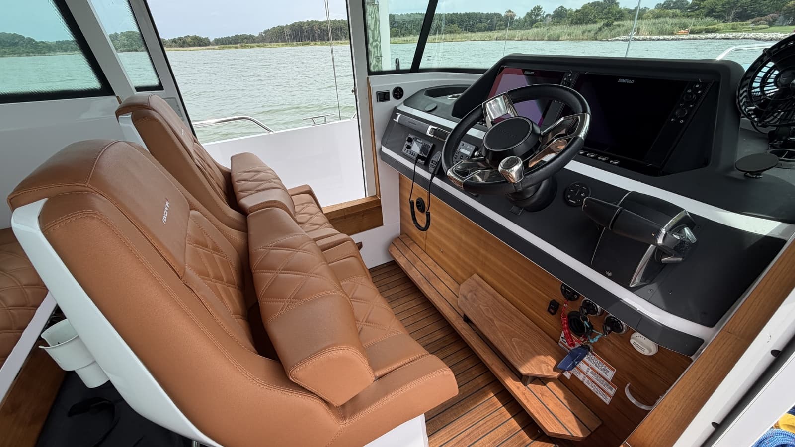 2023 Axopar 28 Cabin w/Wet Bar - Photo 12