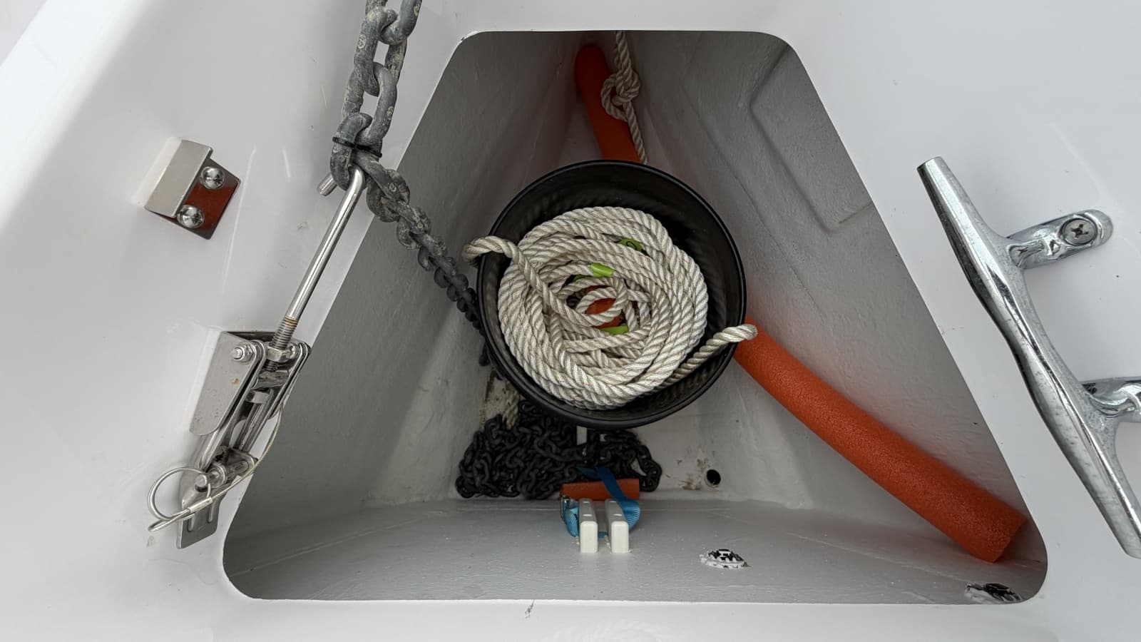2023 Axopar 28 Cabin w/Wet Bar - Photo 39