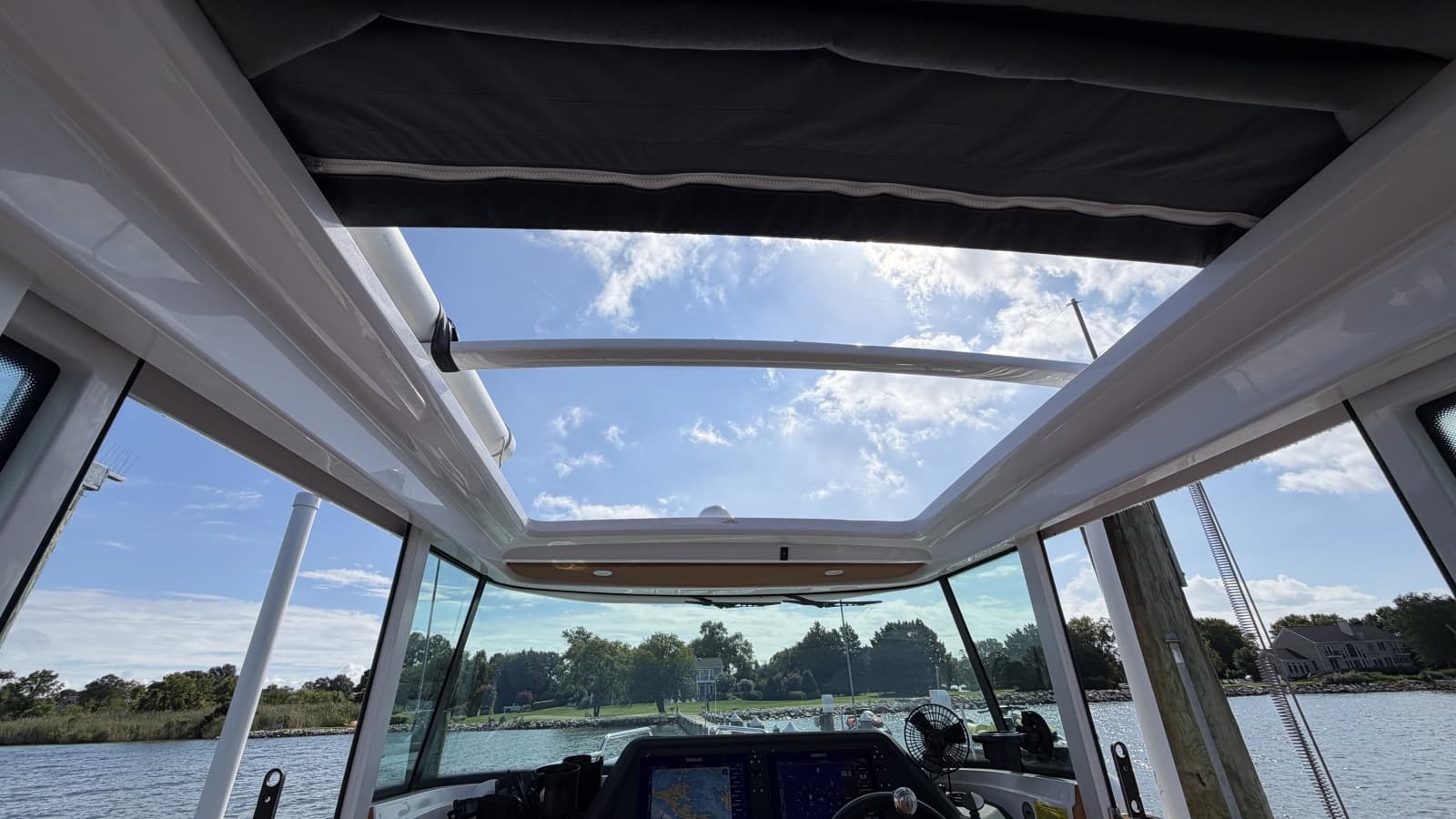 2023 Axopar 28 Cabin w/Wet Bar - Photo 26