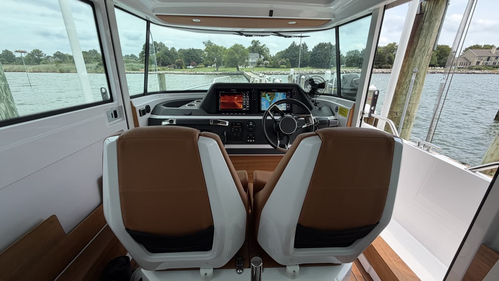 2023 Axopar 28 Cabin w/Wet Bar - Photo 8