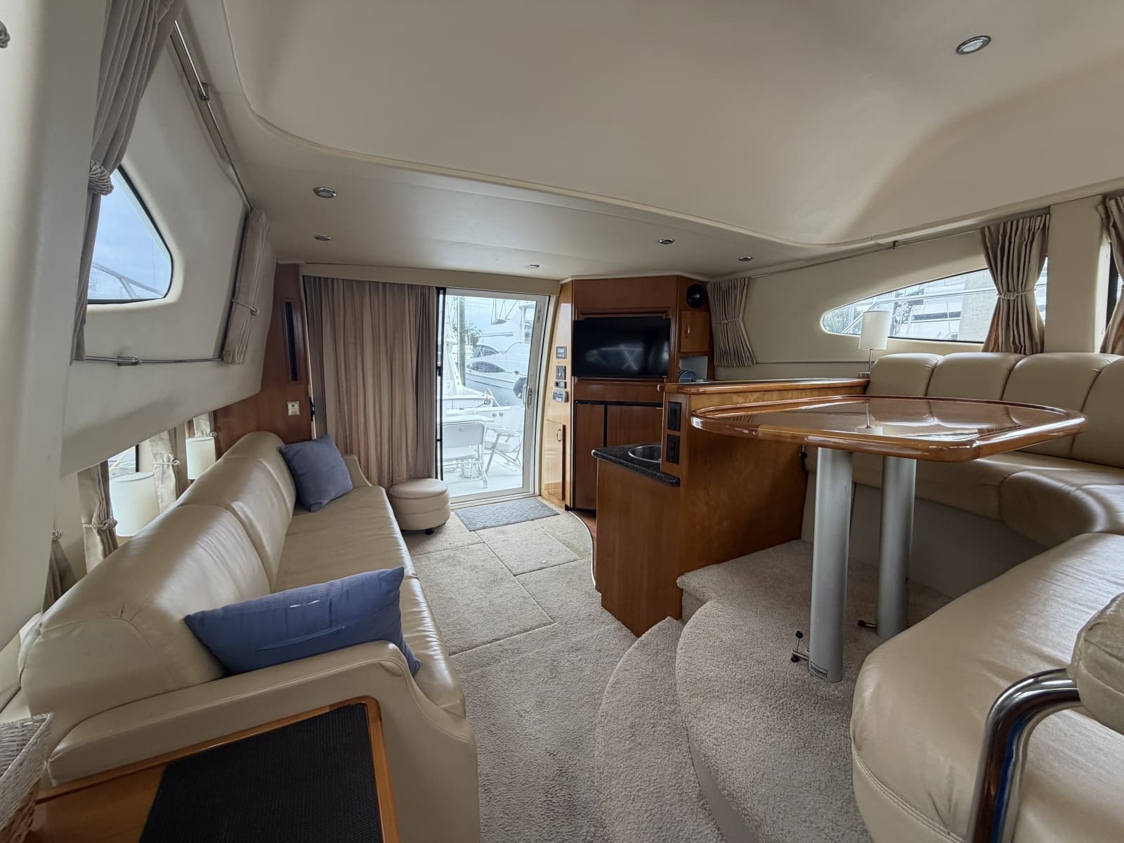 2005 Carver 38 Super Sport - Photo 32