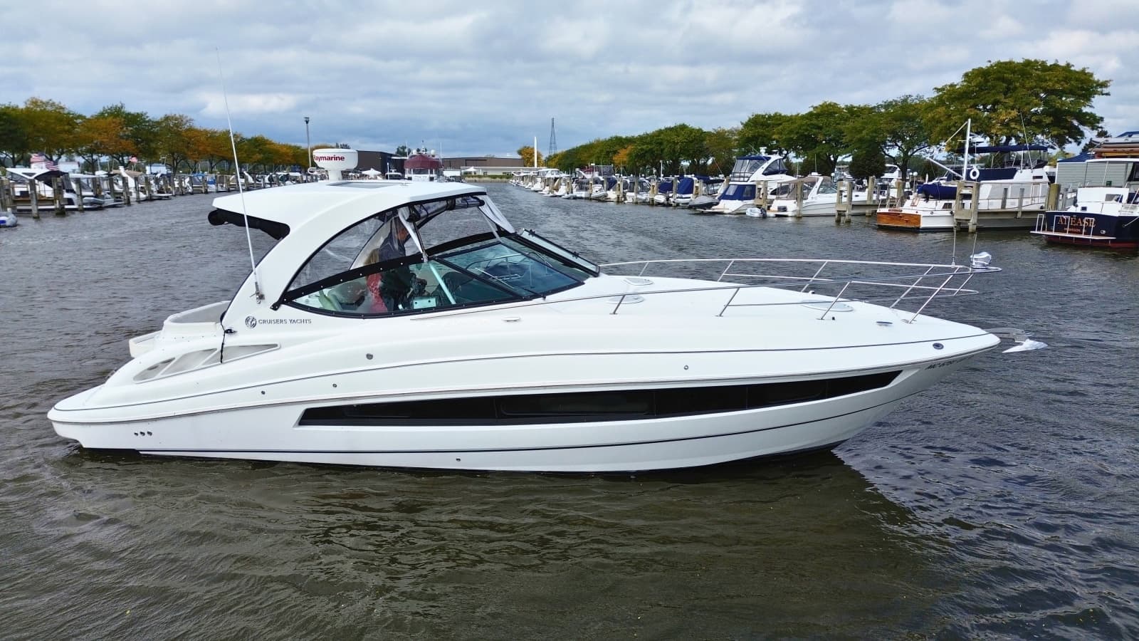 2018 Cruisers Yachts 35 Express - Photo 1
