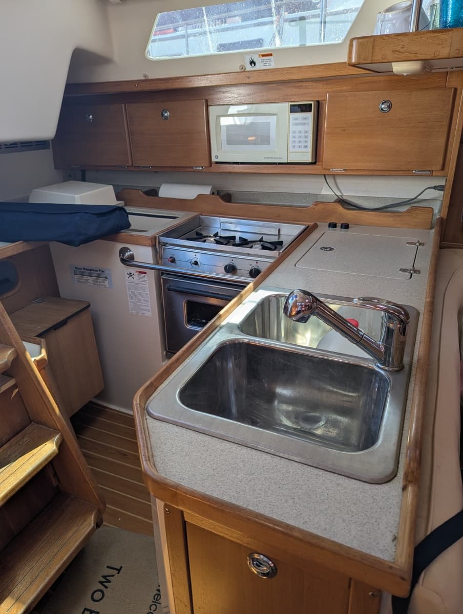 2005 Catalina 36 MkII - Photo 32