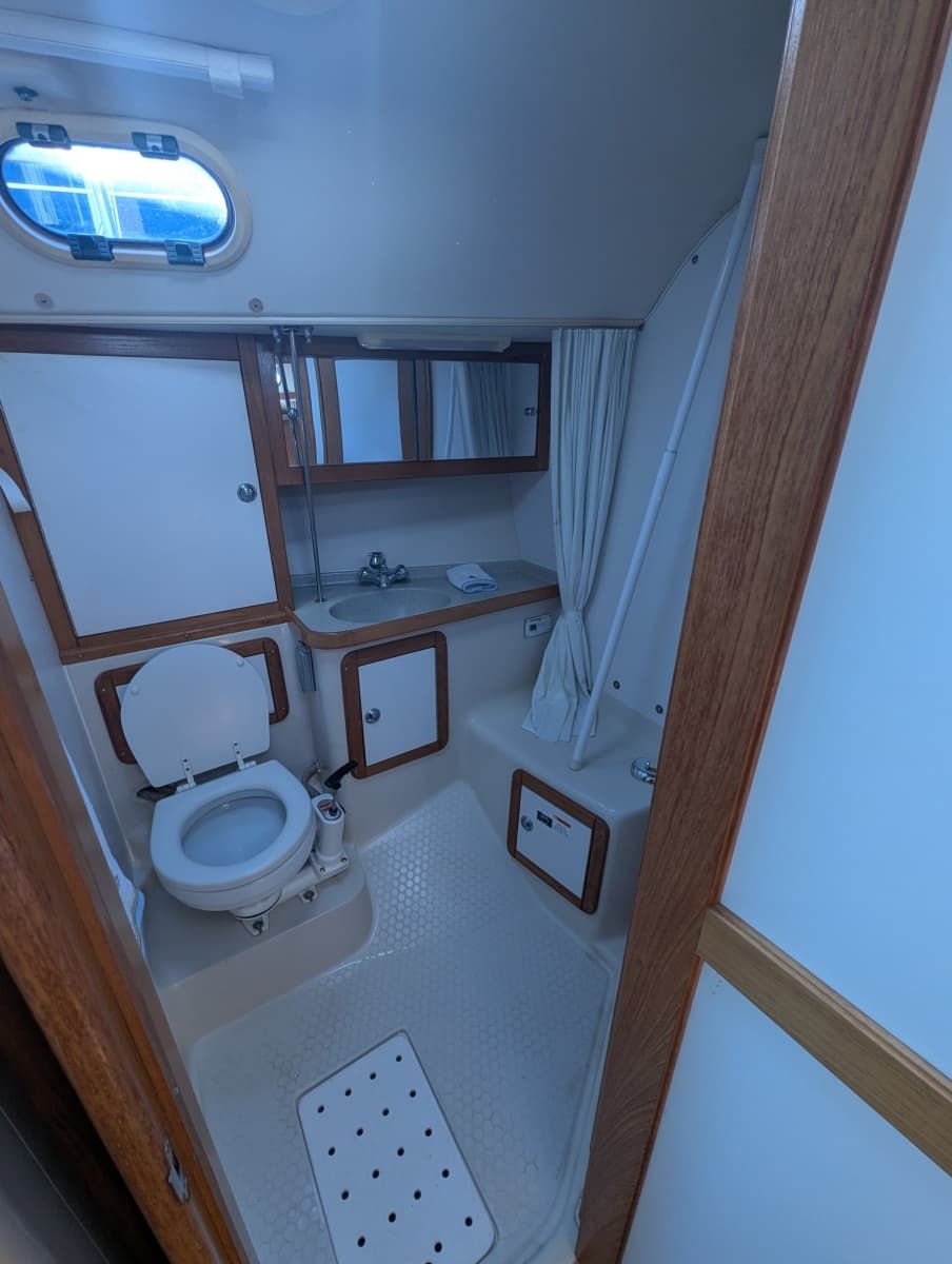 2005 Catalina 36 MkII - Photo 40