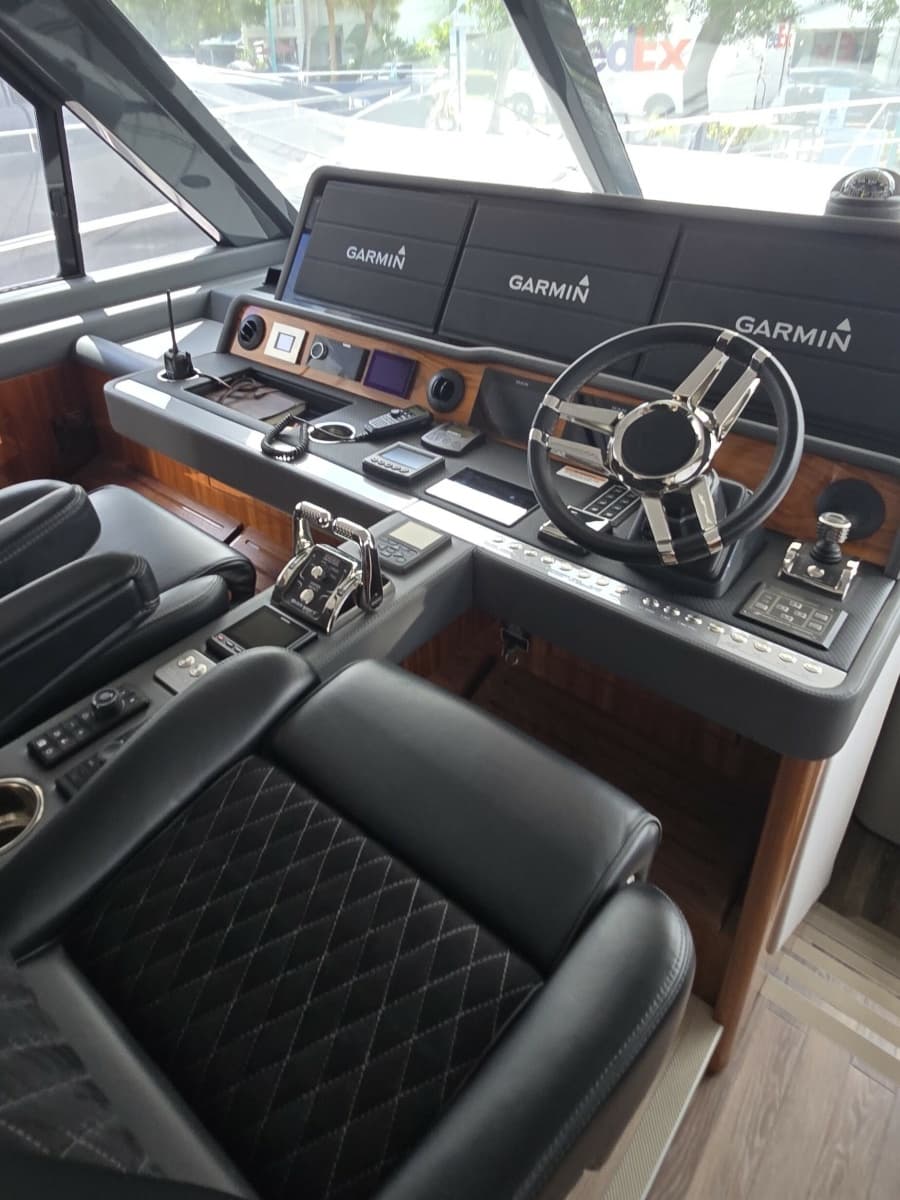 2023 Riviera 645 SUV - Photo 8
