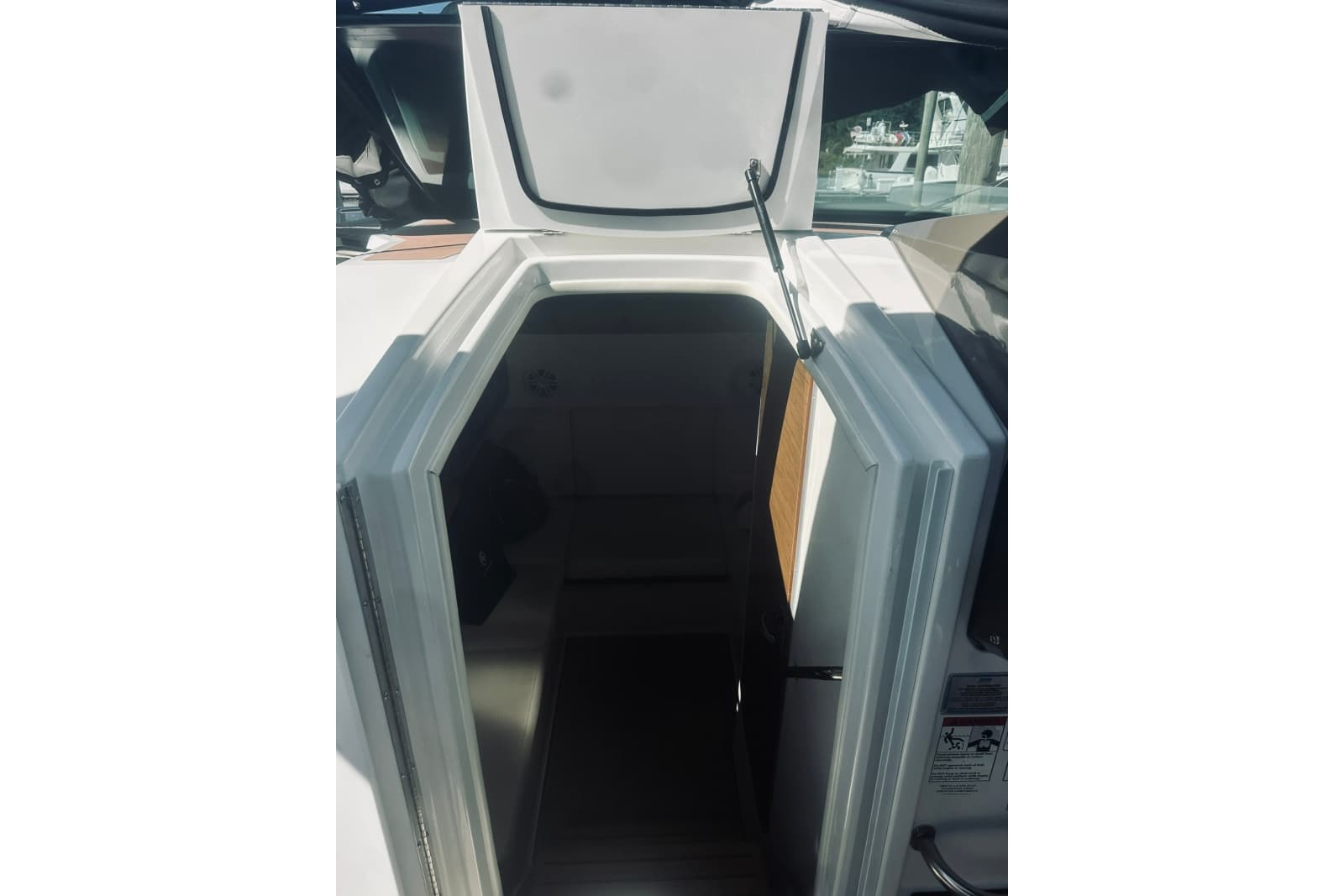 2015 Cruisers Sport Series 328 Bow Rider - Photo 33