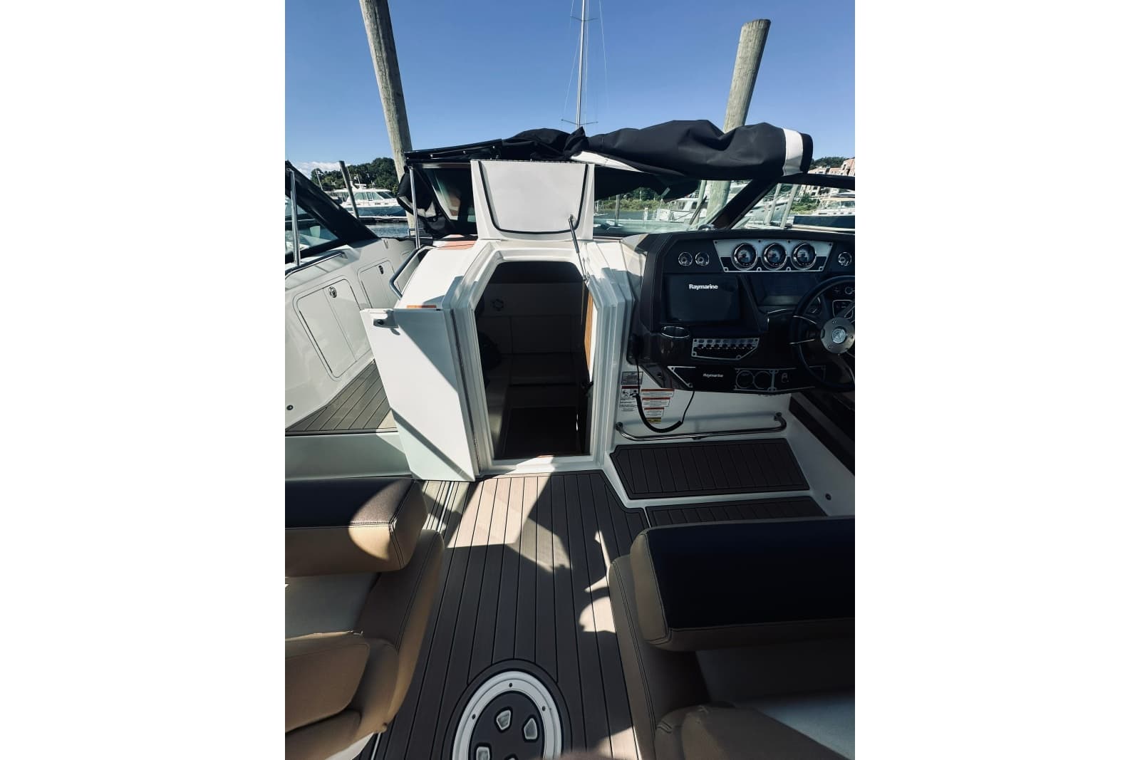 2015 Cruisers Sport Series 328 Bow Rider - Photo 32