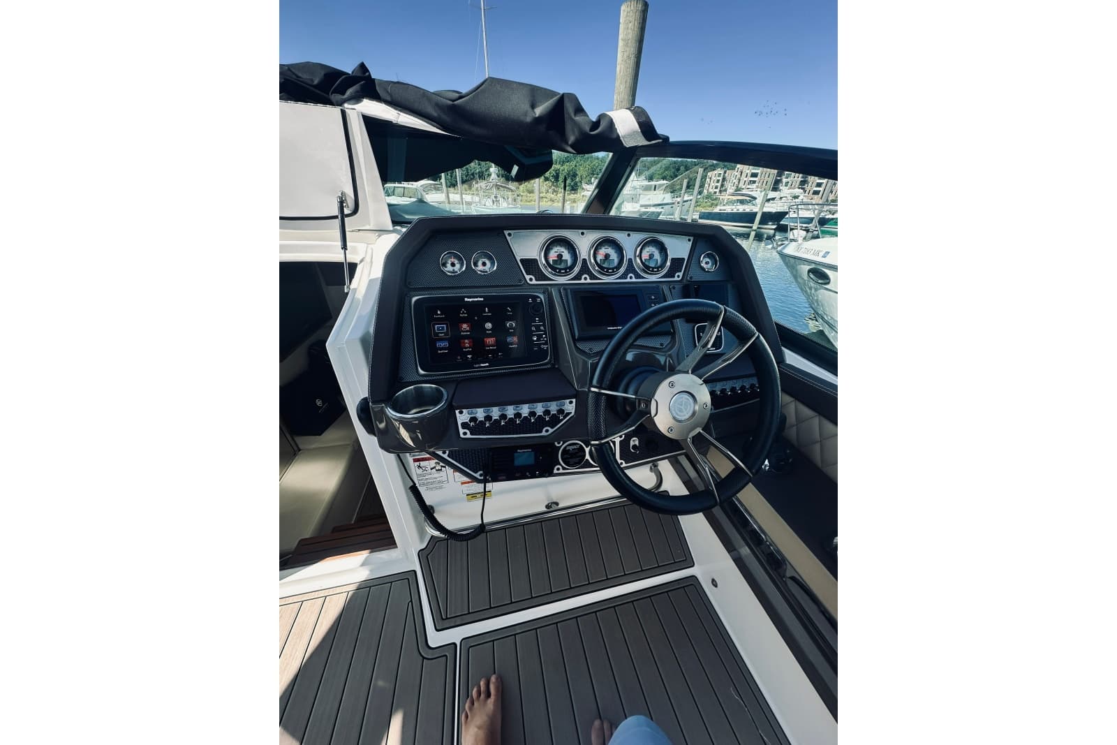2015 Cruisers Sport Series 328 Bow Rider - Photo 50