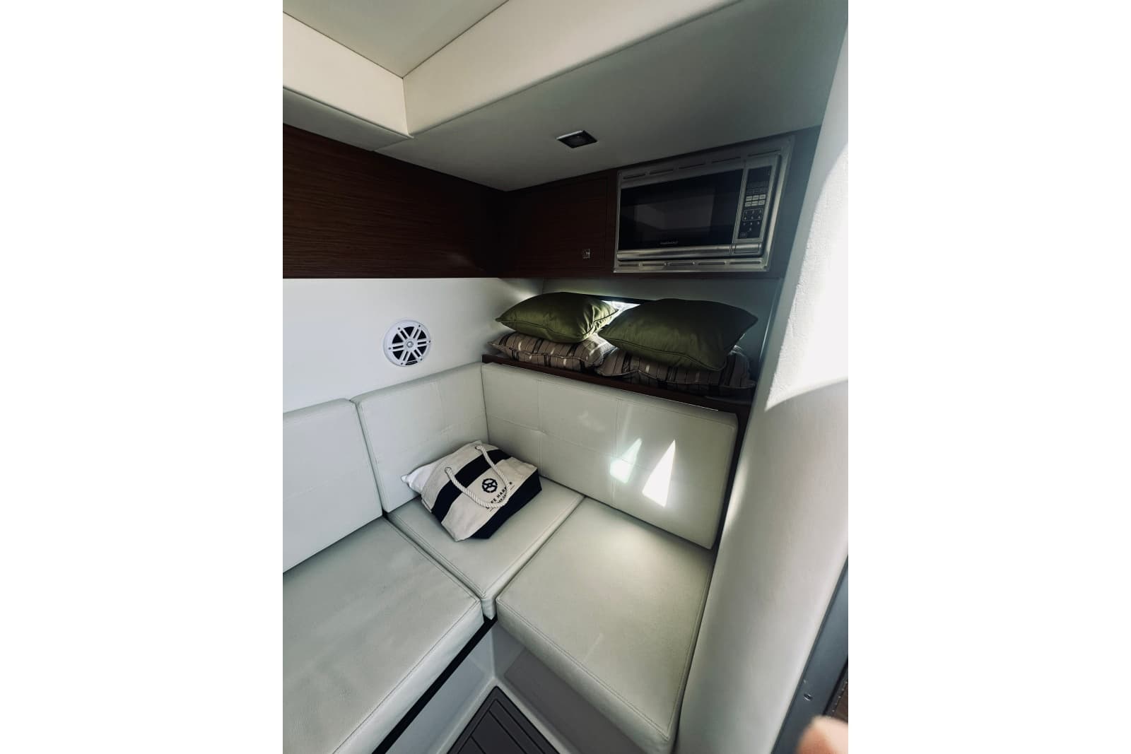 2015 Cruisers Sport Series 328 Bow Rider - Photo 37
