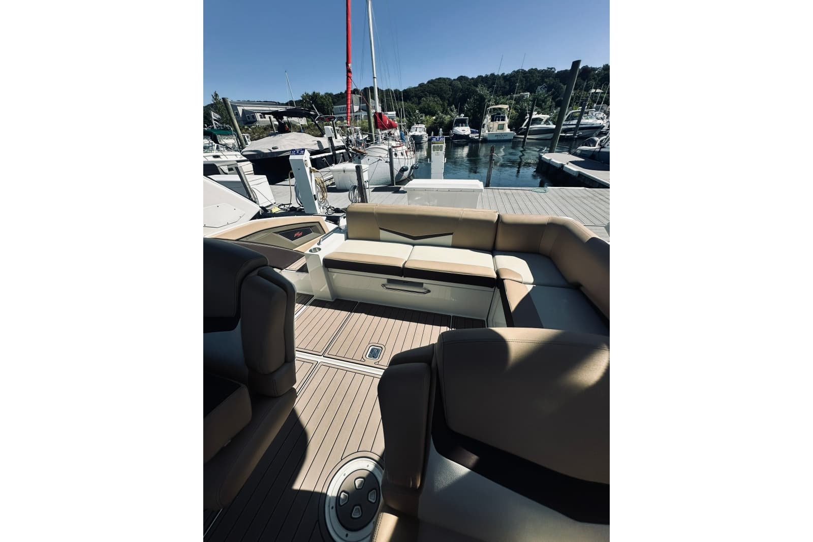 2015 Cruisers Sport Series 328 Bow Rider - Photo 23