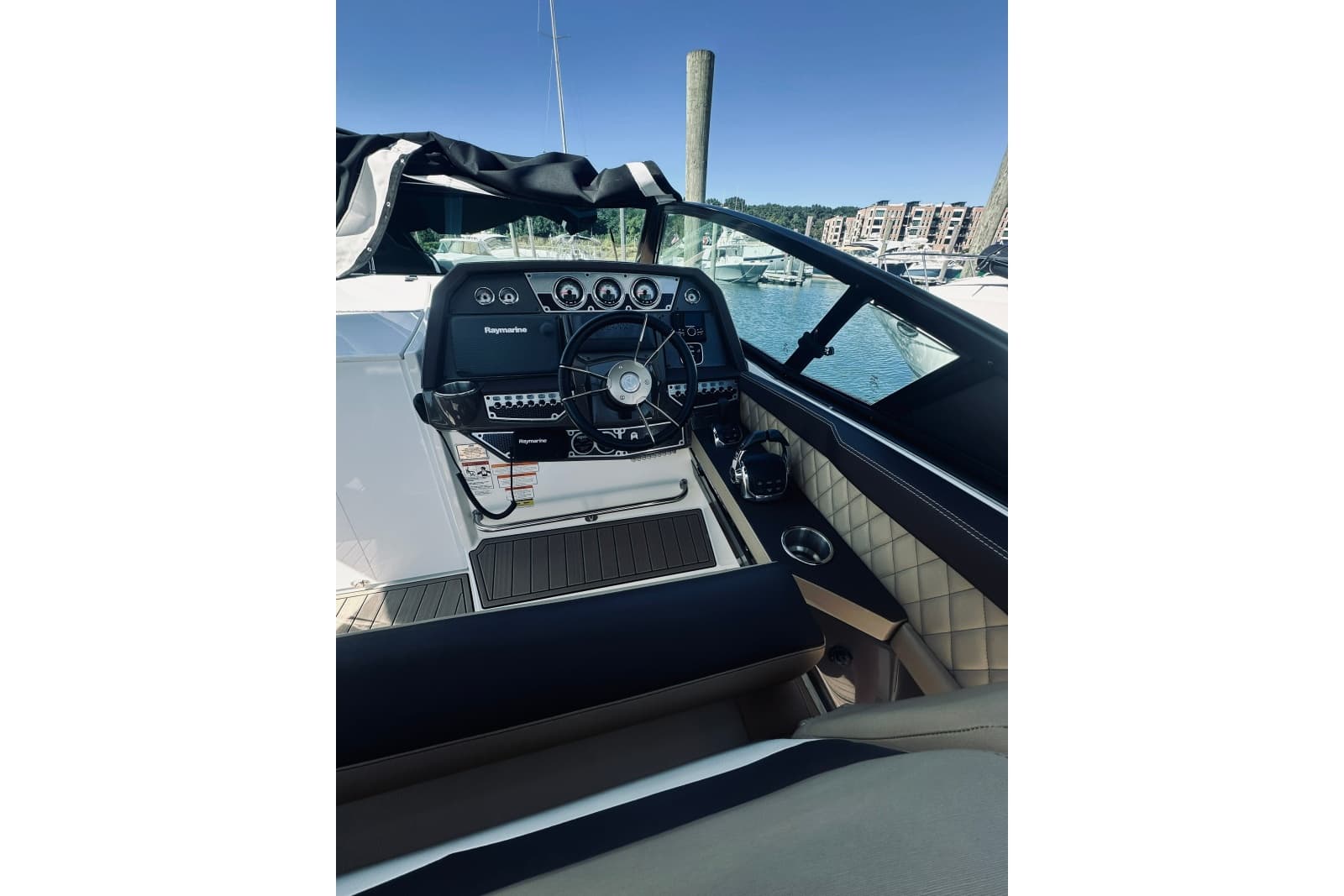 2015 Cruisers Sport Series 328 Bow Rider - Photo 27