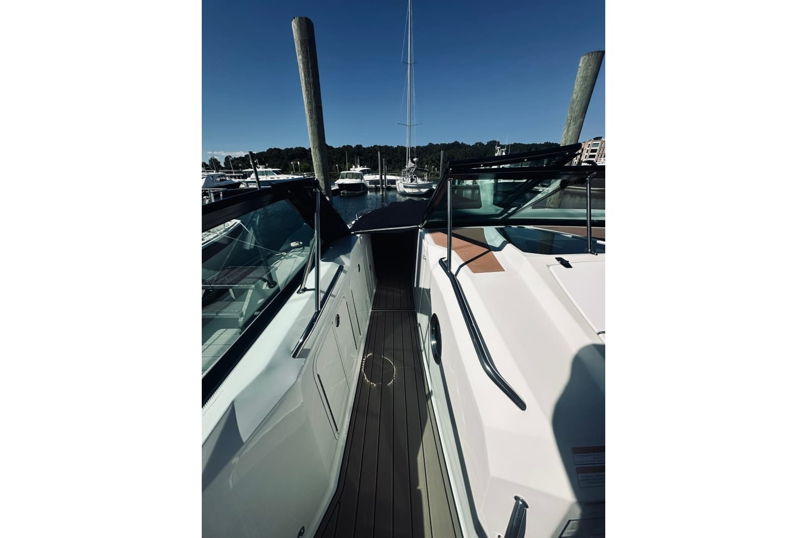 2015 Cruisers Sport Series 328 Bow Rider - Photo 16