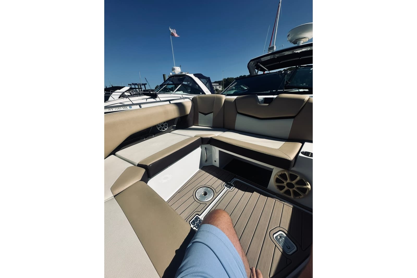 2015 Cruisers Sport Series 328 Bow Rider - Photo 9