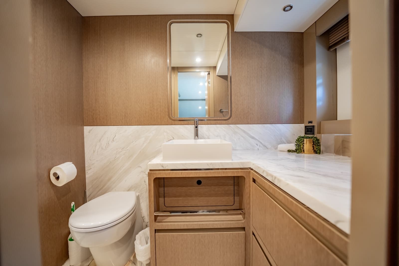 2023 Sirena 68 - Photo 97