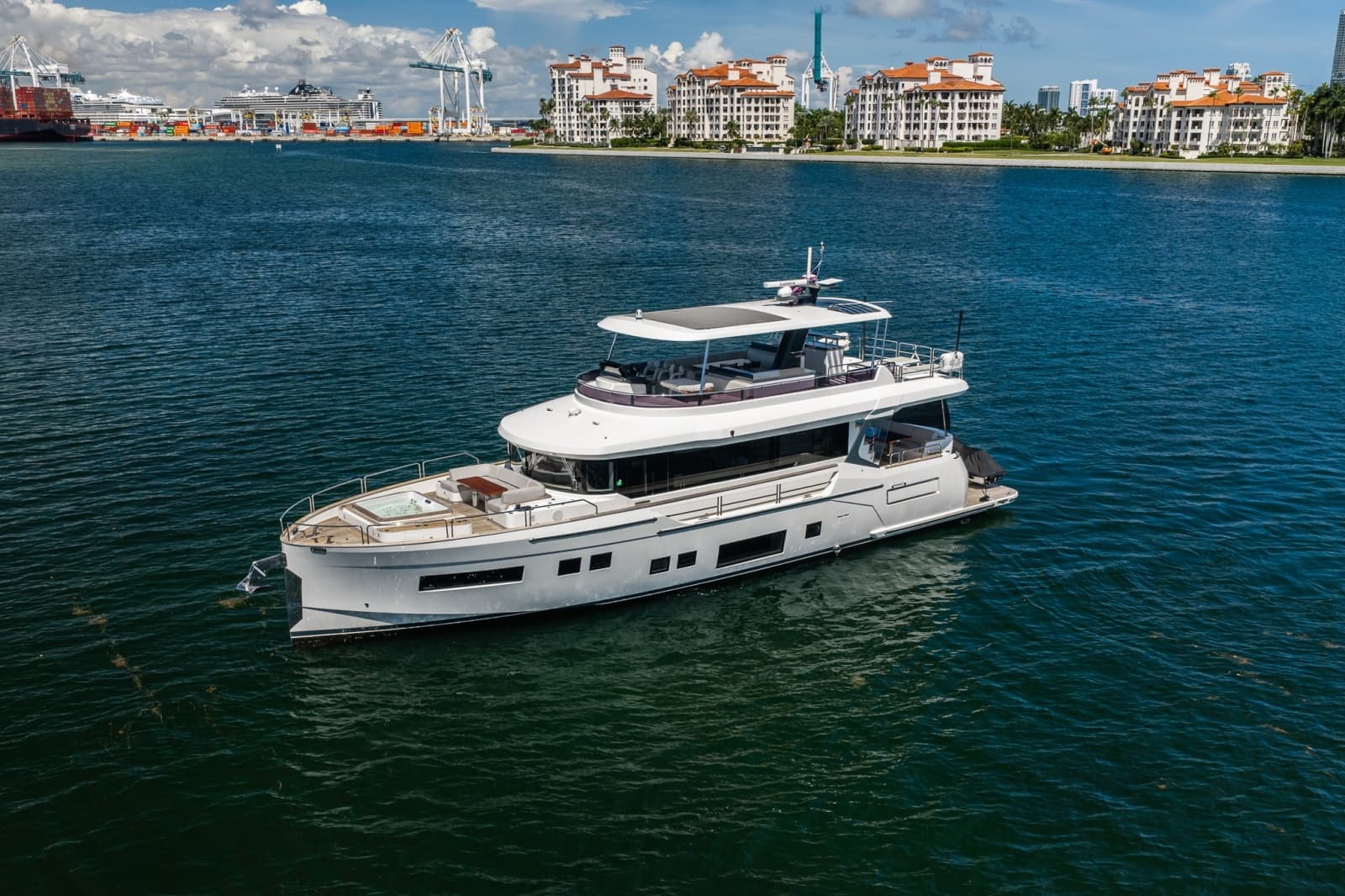 2023 Sirena 68 - Photo 6