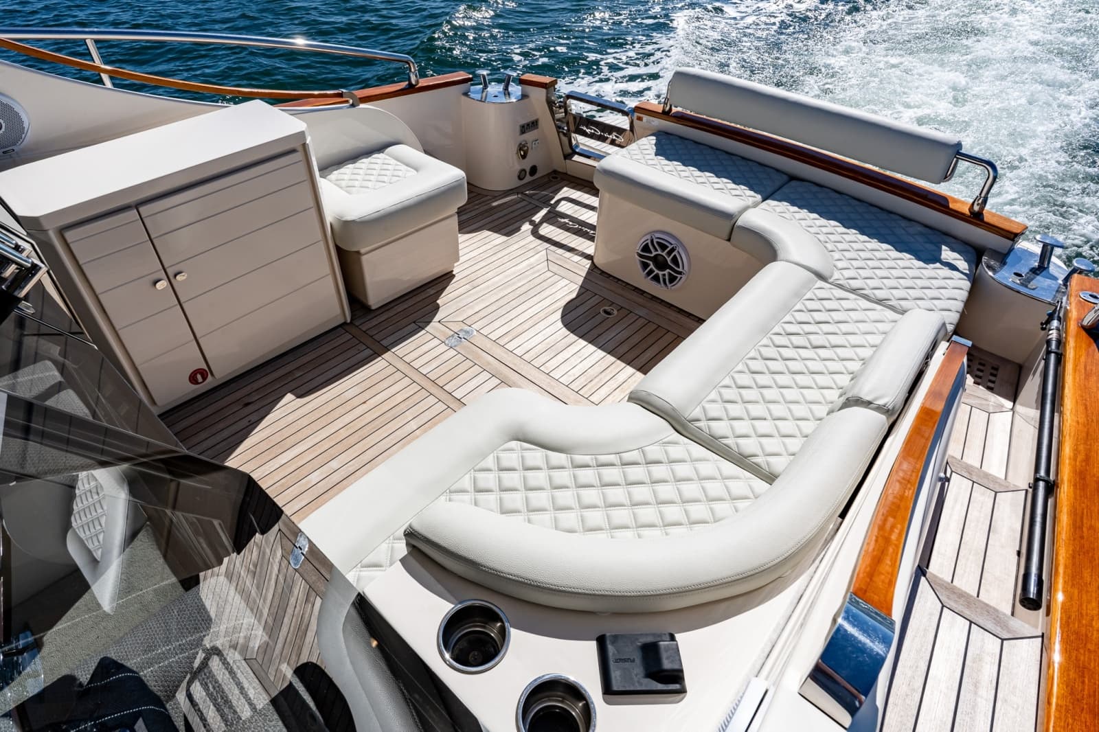 2018 Chris-Craft 44 Commander - Photo 25
