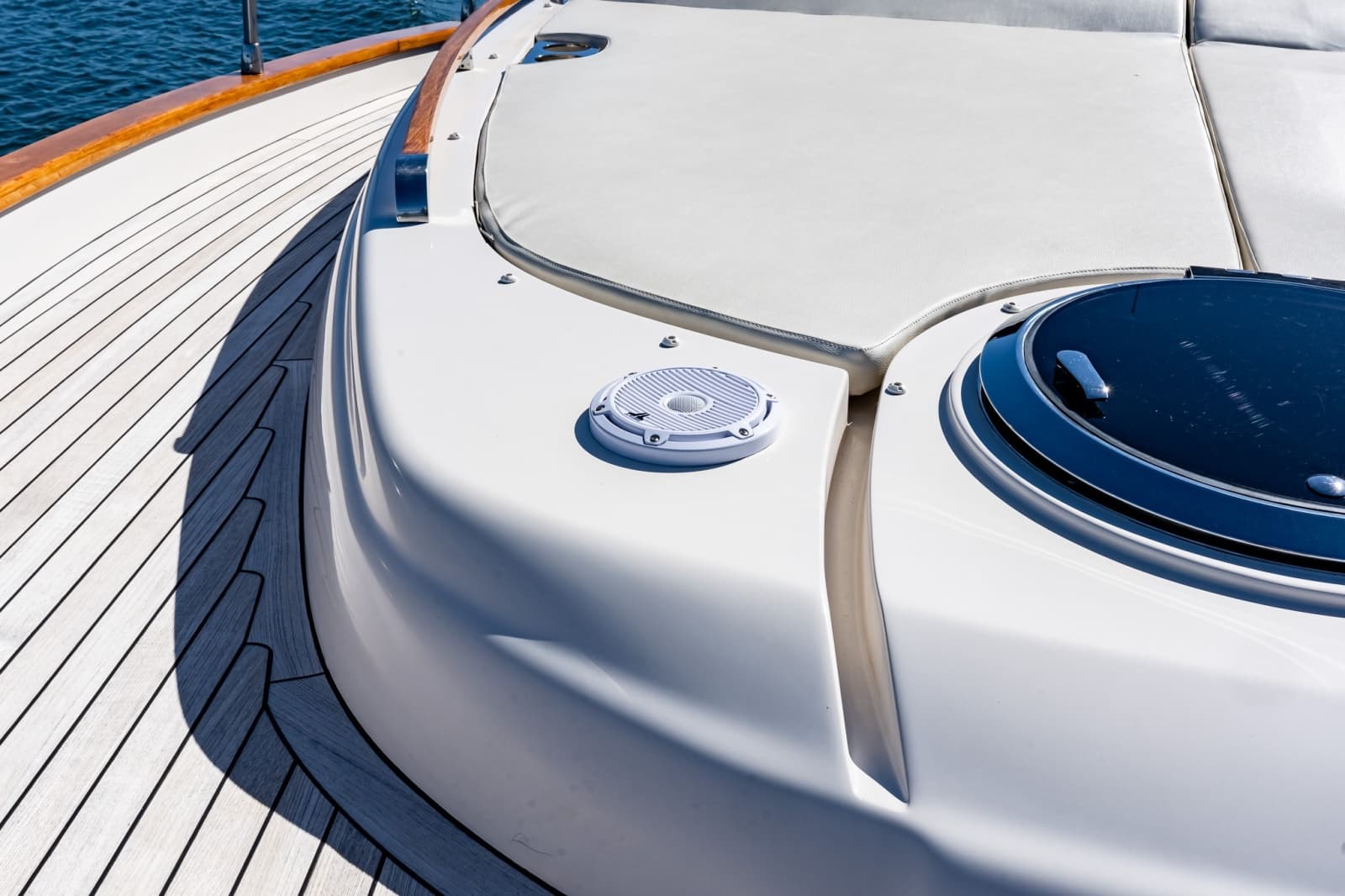 2018 Chris-Craft 44 Commander - Photo 14