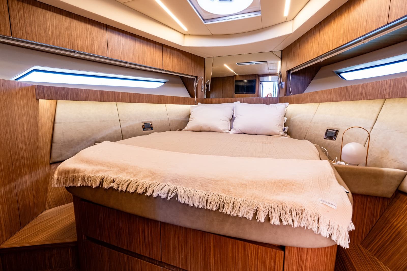 2018 Chris-Craft 44 Commander - Photo 50