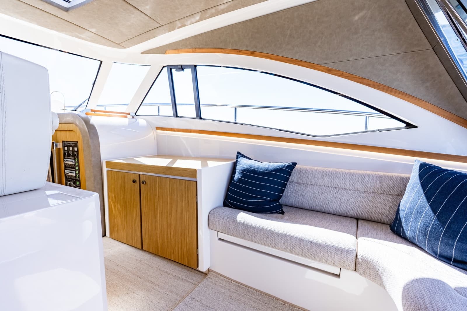 2018 Chris-Craft 44 Commander - Photo 28