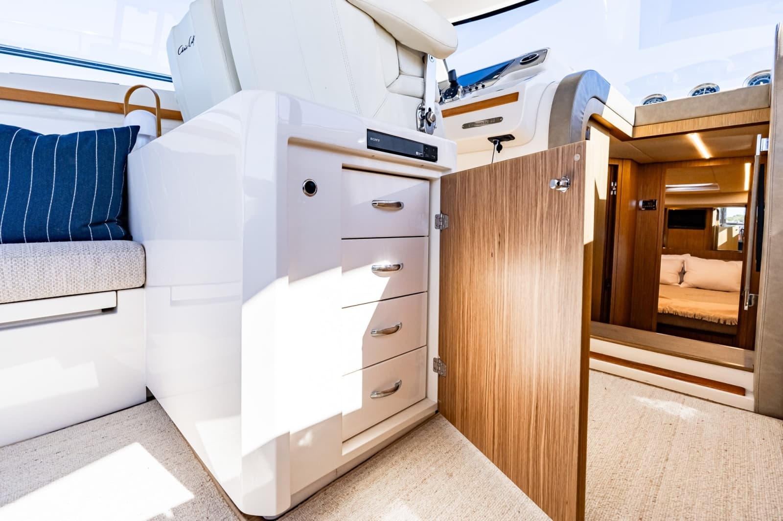 2018 Chris-Craft 44 Commander - Photo 47