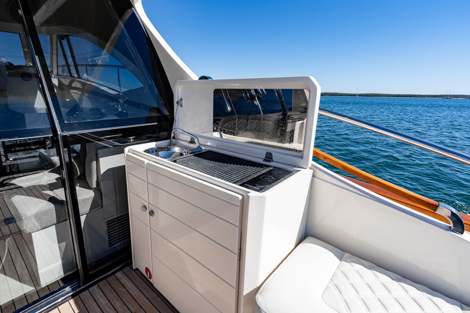 2018 Chris-Craft 44 Commander - Photo 30