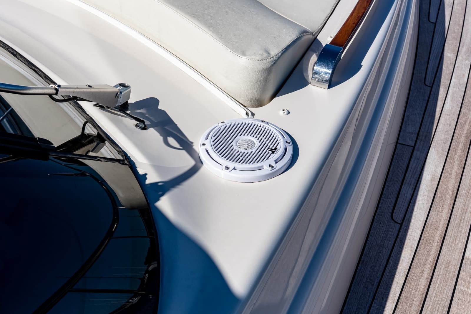 2018 Chris-Craft 44 Commander - Photo 12