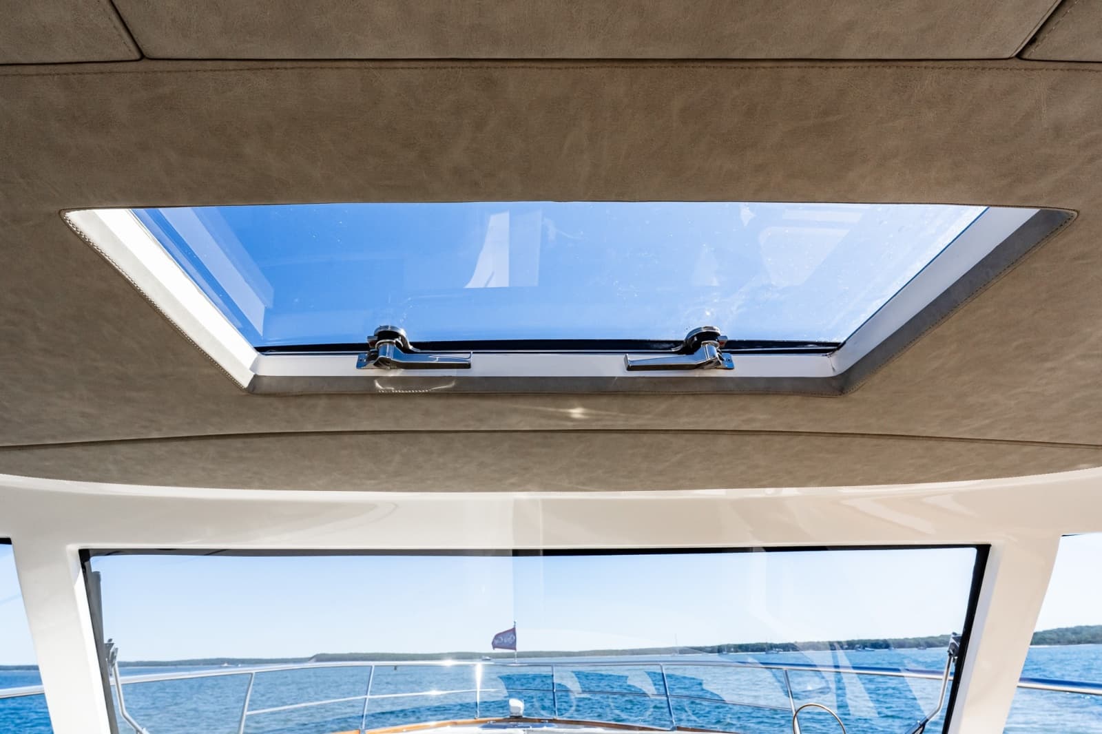 2018 Chris-Craft 44 Commander - Photo 46