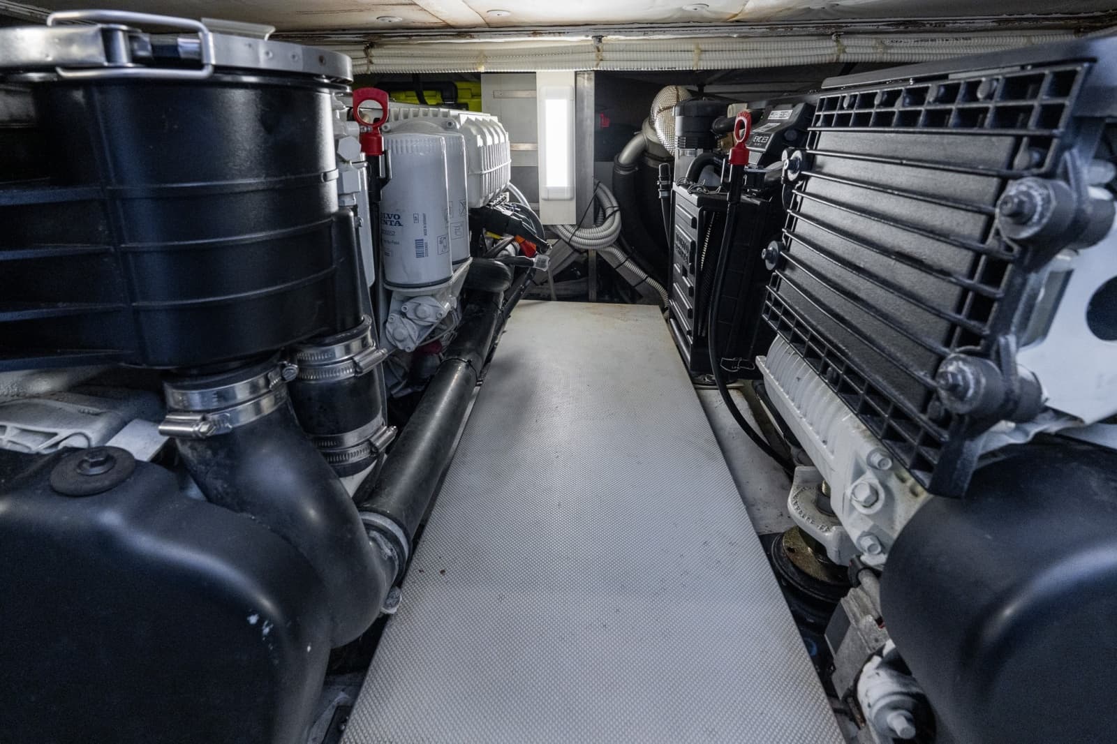 2018 Chris-Craft 44 Commander - Photo 71