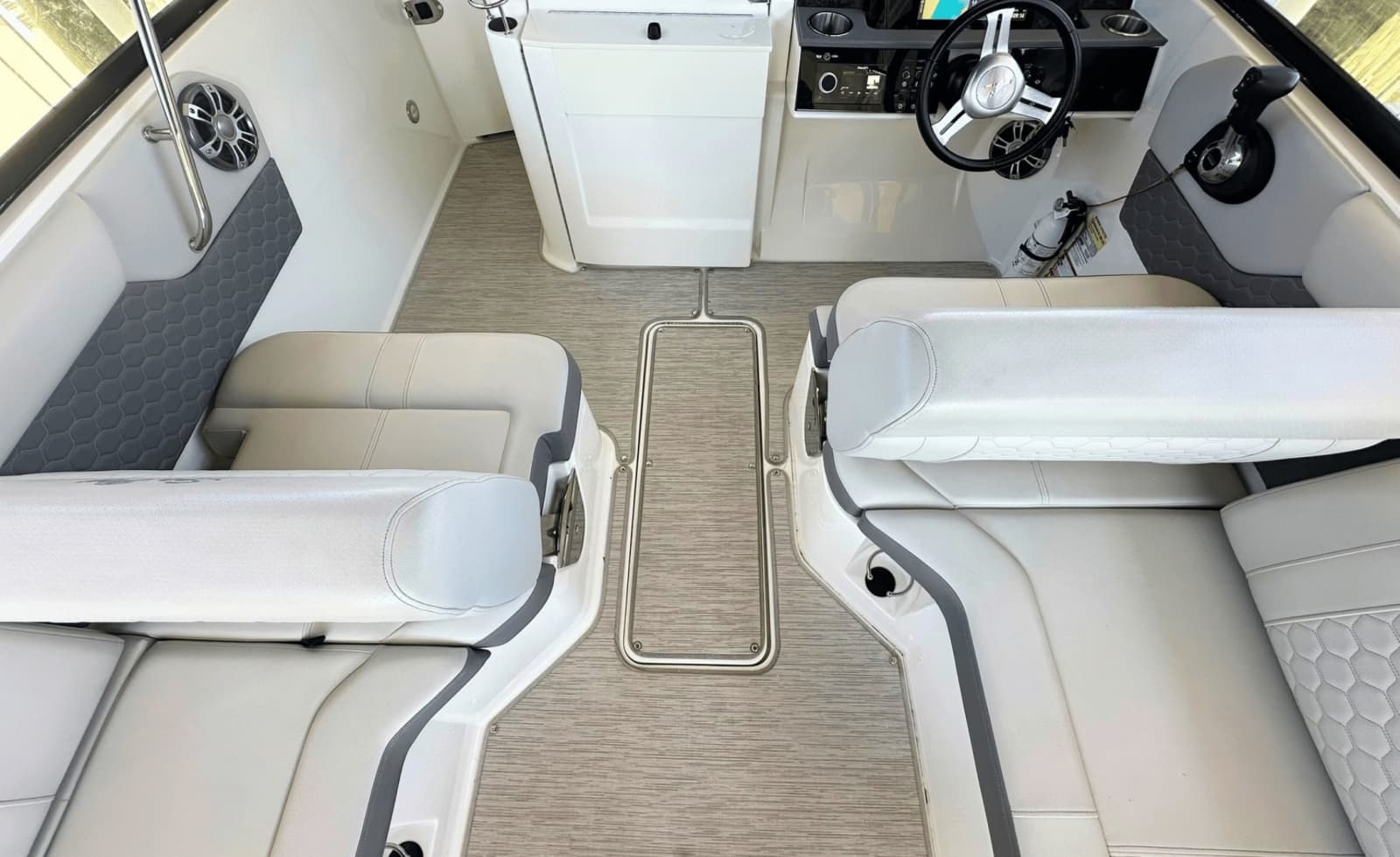 2021 Sea Ray 250SDX - Photo 12