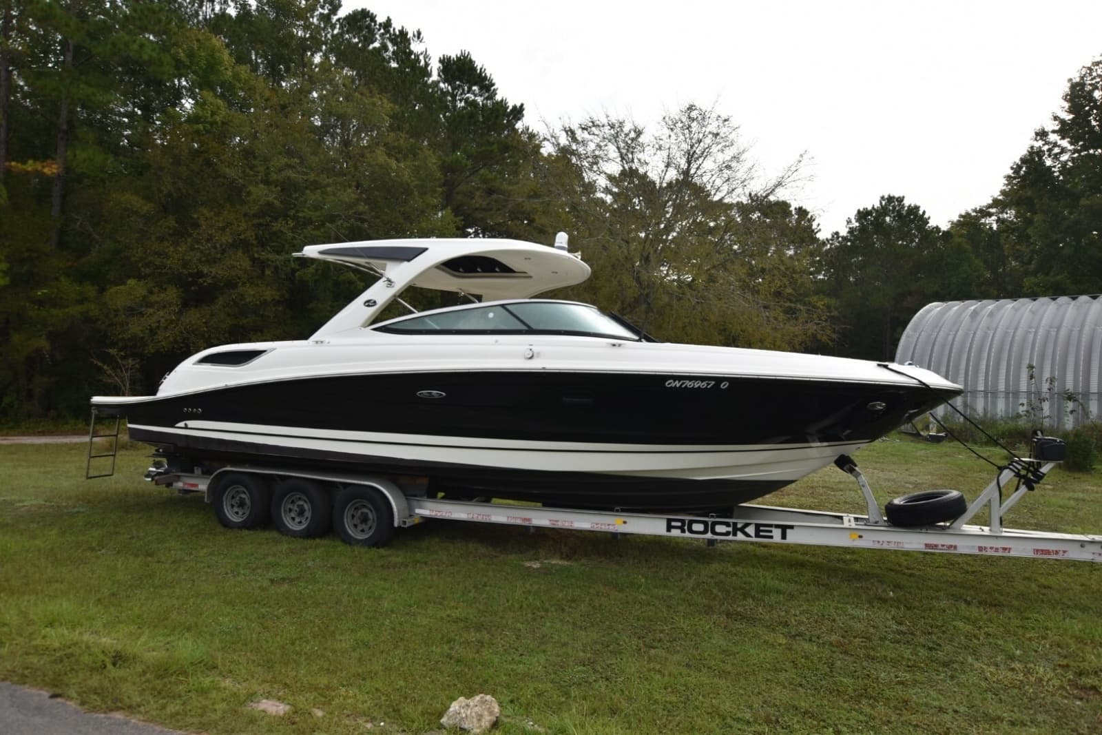 2018 Sea Ray 350SLX - Photo 1