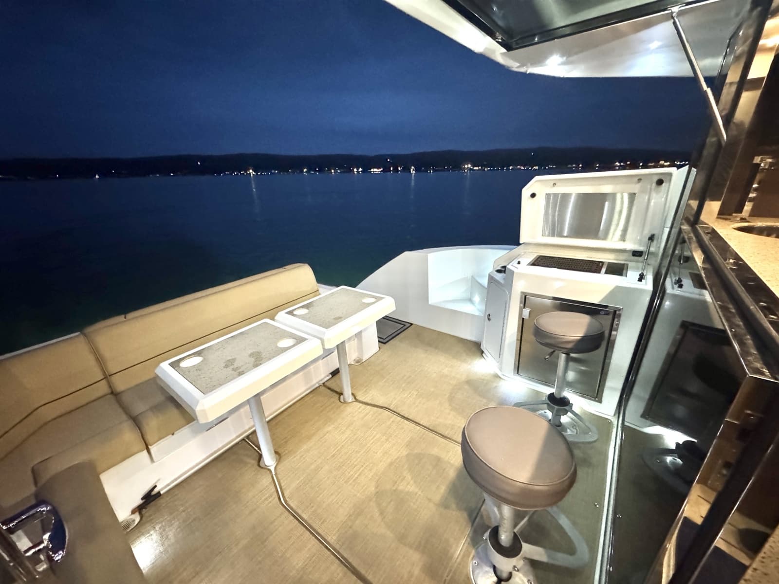 2013 Cruisers Yachts 45 Cantius - Photo 12