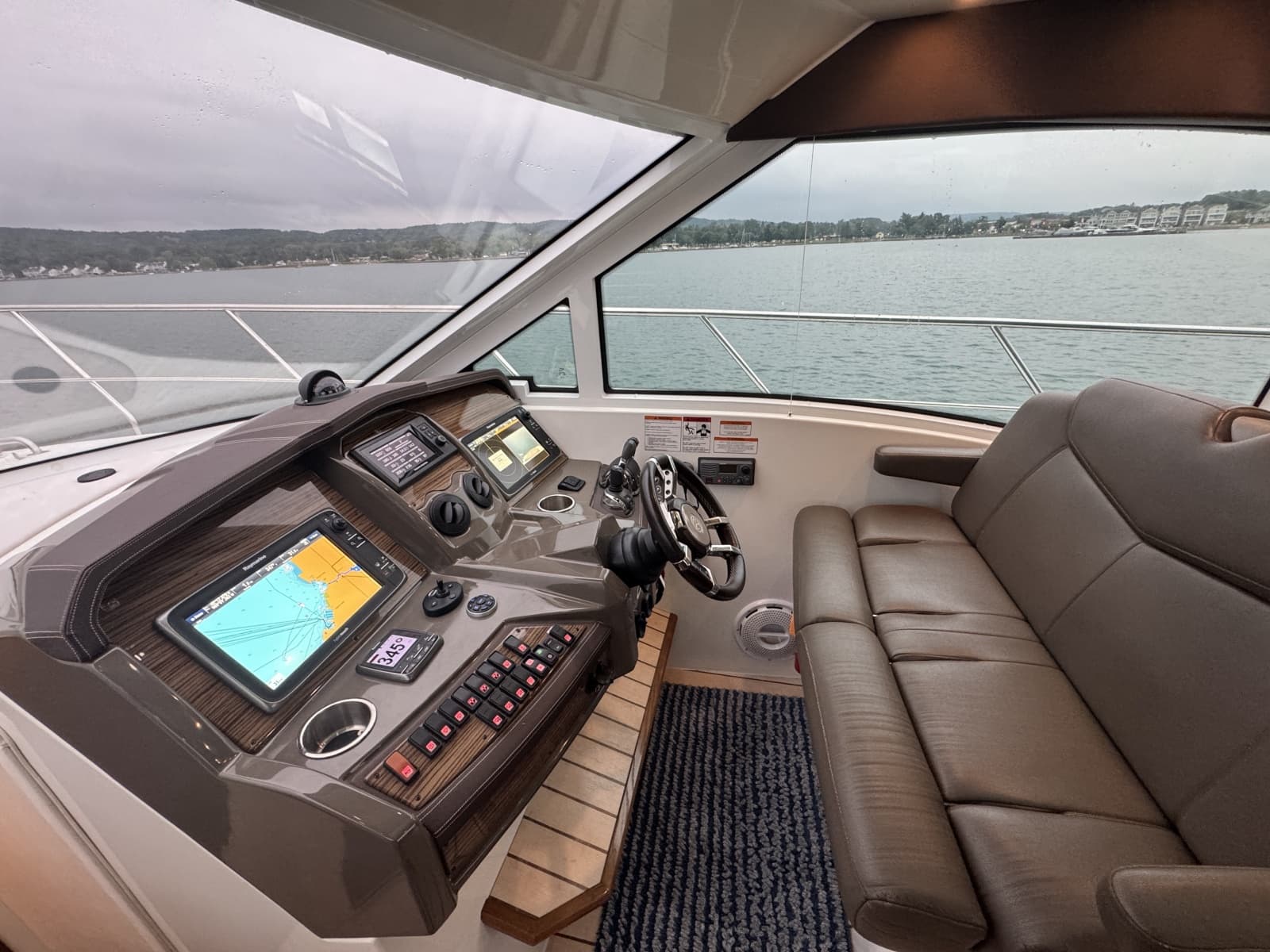 2013 Cruisers Yachts 45 Cantius - Photo 25