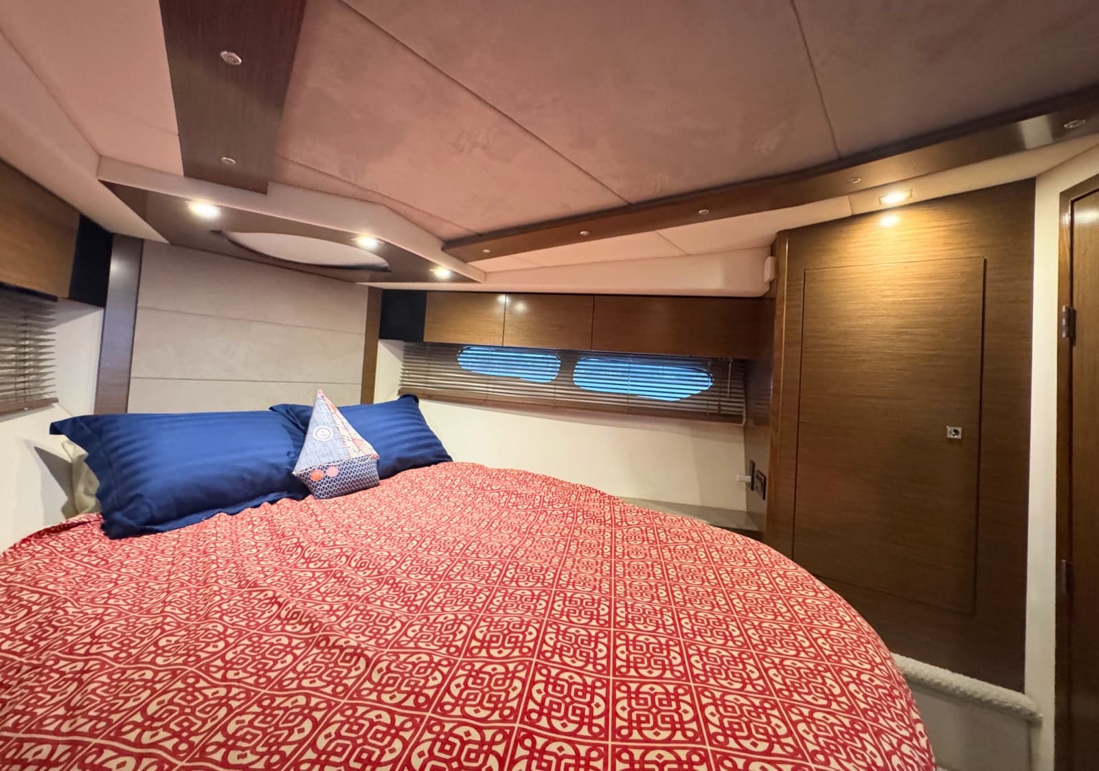 2013 Cruisers Yachts 45 Cantius - Photo 34