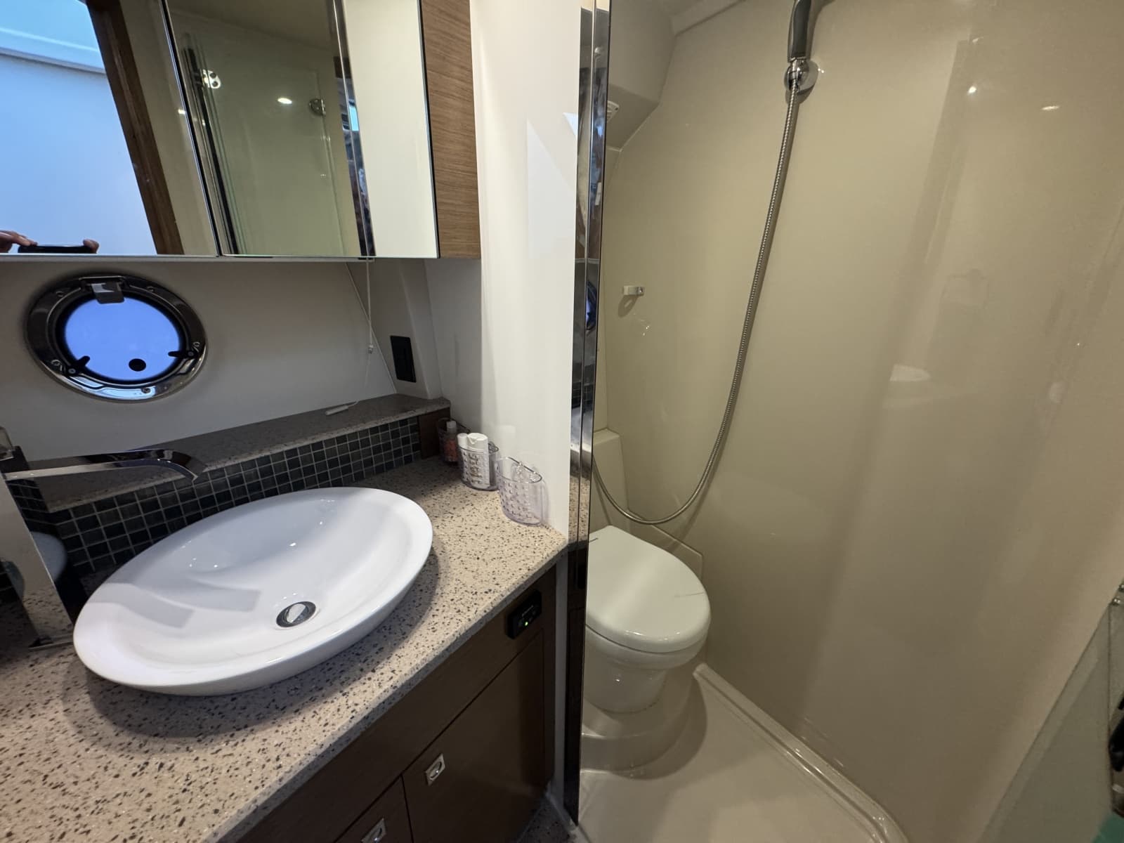 2013 Cruisers Yachts 45 Cantius - Photo 36