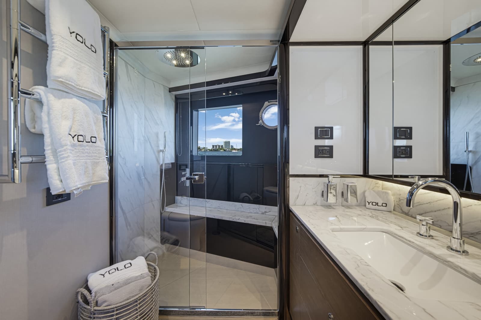 2022 Absolute Navetta 68 - Photo 32