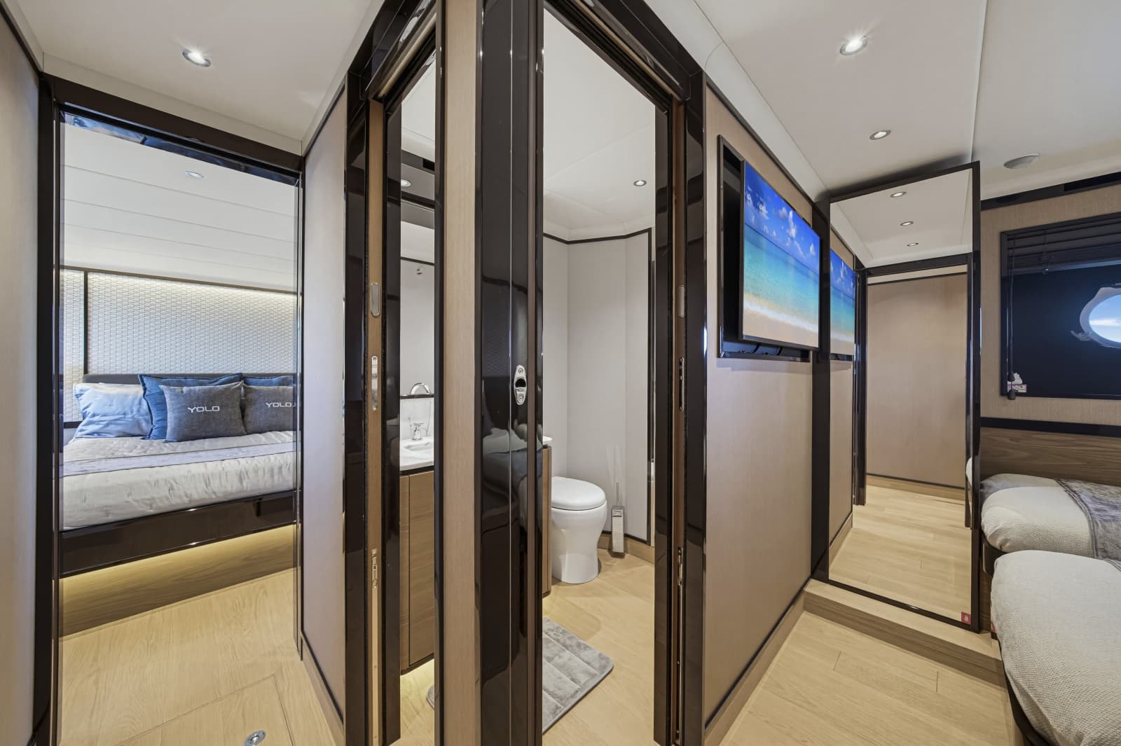 2022 Absolute Navetta 68 - Photo 35
