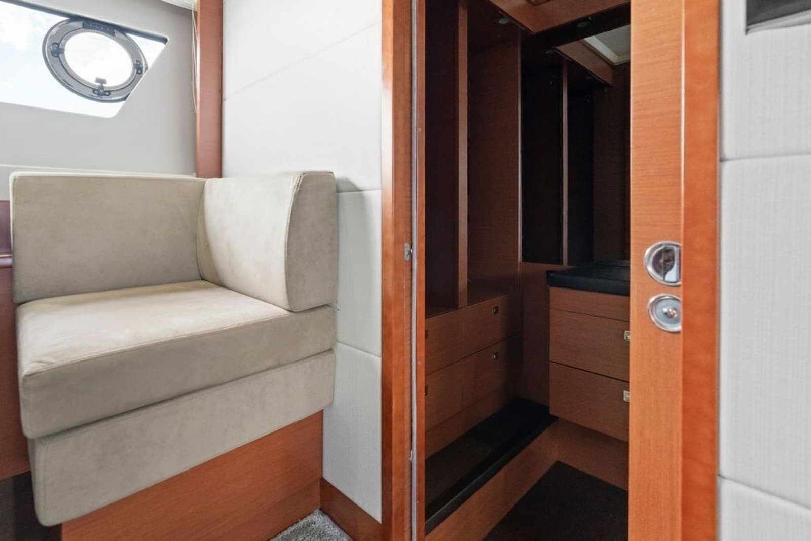 2015 Prestige 550 - Photo 64