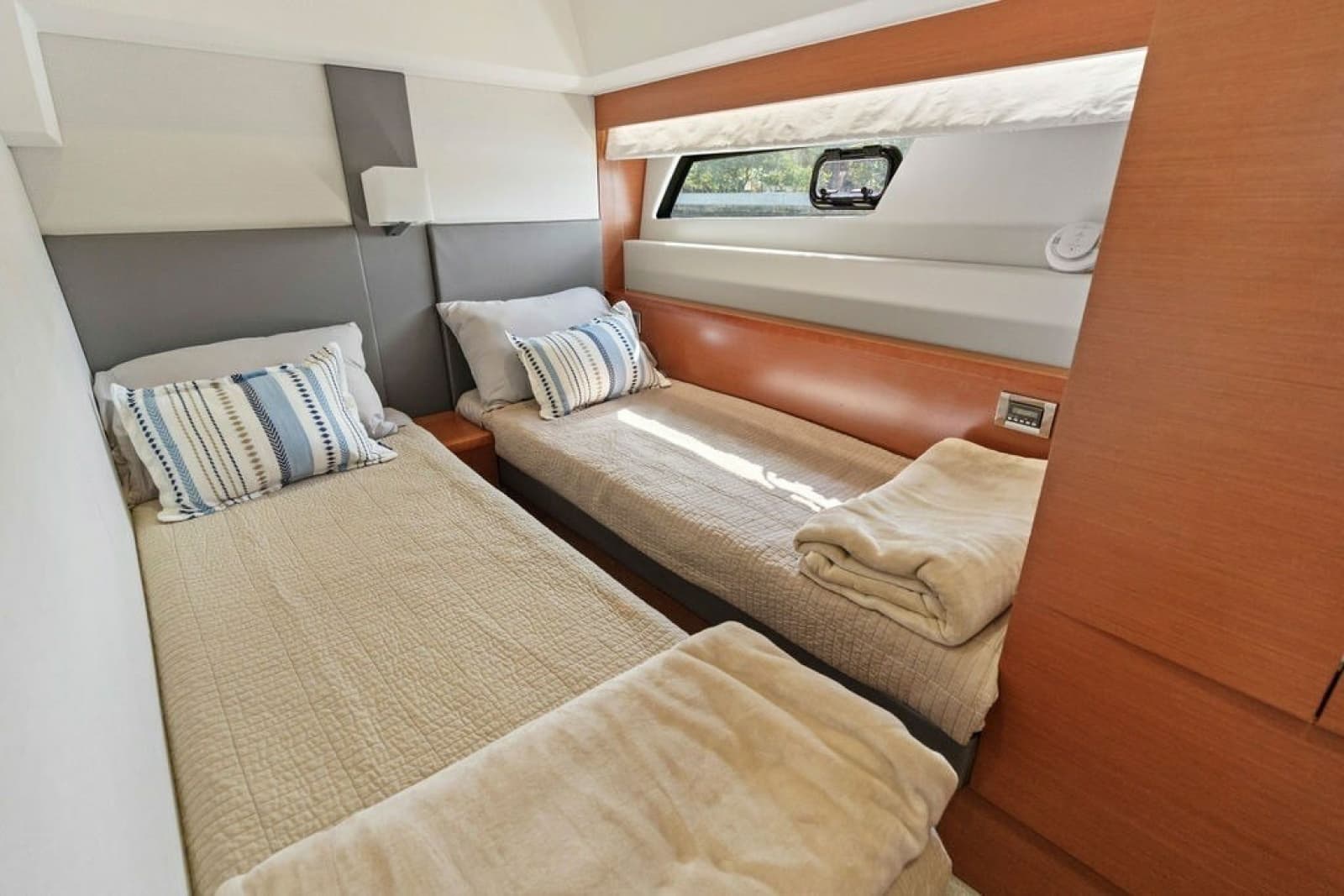 2015 Prestige 550 - Photo 71
