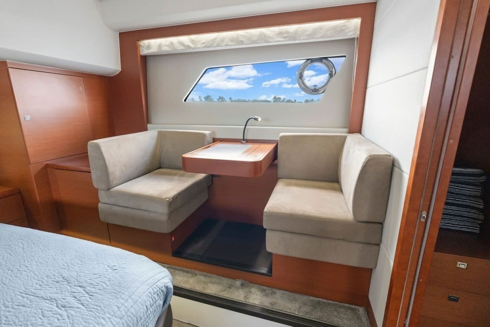 2015 Prestige 550 - Photo 60