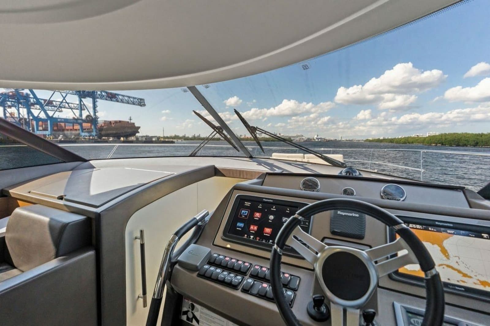 2015 Prestige 550 - Photo 52